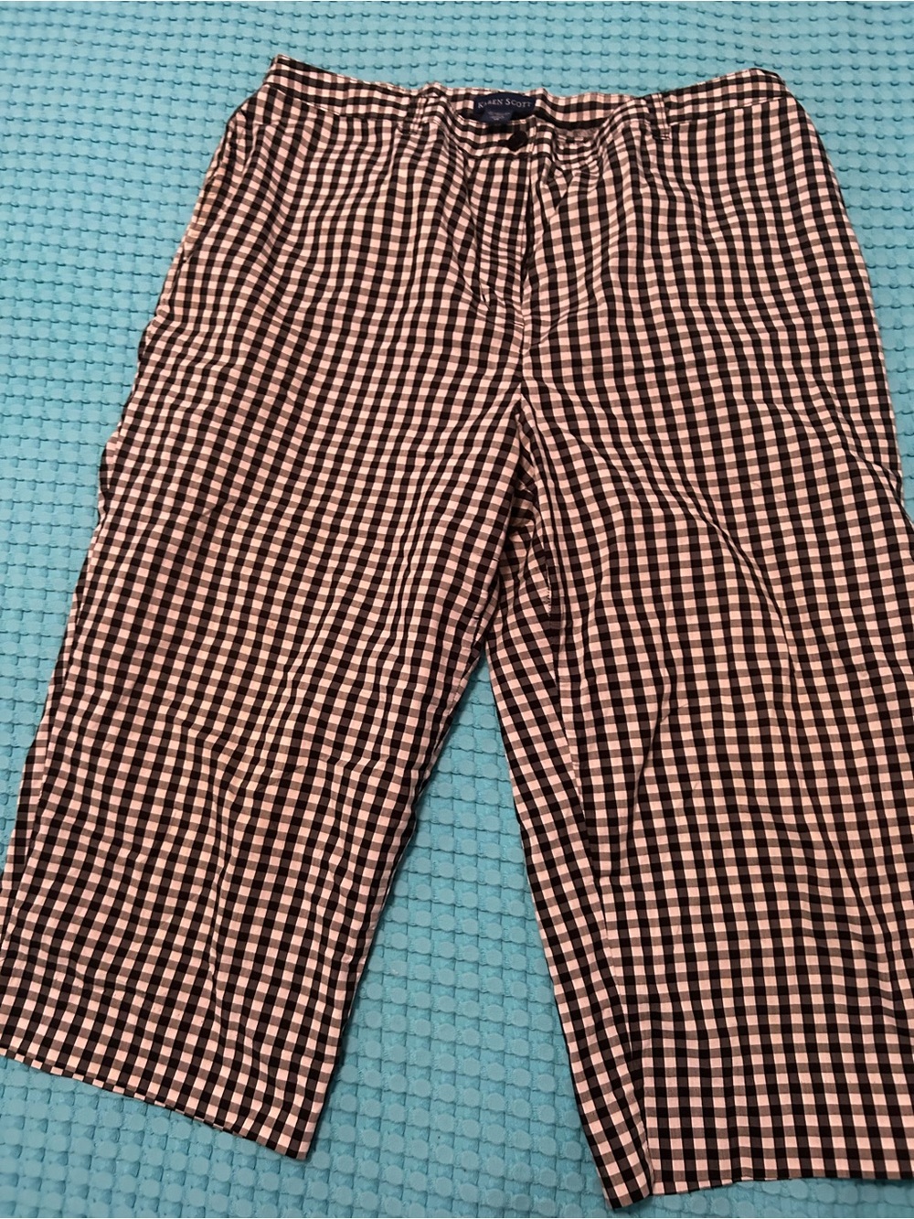 Karen Scott Black & White Checked Capri Pants